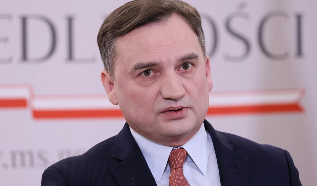 Ziobryści rozważają podjęcie prac nad projektem ustawy obniżającej polską składkę do unijnego budżetu - pisze "Dziennik Gazeta Prawna". Ma to być forma retorsji wobec Komisji Europejskiej. 