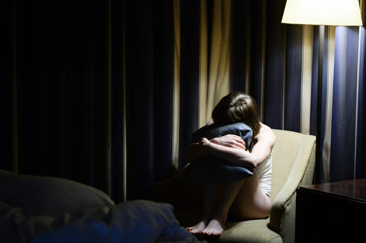 Dziś trzeci poniedziałek roku, który jest określany jako najbardziej depresyjny dzień – „Blue Monday”. Eksperci jednak traktują ten termin z przymrużeniem oka. „Termin Blue Monday na gruncie naukowym jest bardzo mocno dyskutowany, na ile można go uważać za naukowy, na ile nie. Jest dokładnie wyliczony na podstawie wzoru, ale jest mocno dyskutowany, a nawet kwestionowany” – mówi w rozmowie z RMF FM Anita Franczak-Young, specjalista psychologii klinicznej-neuropsychologii.