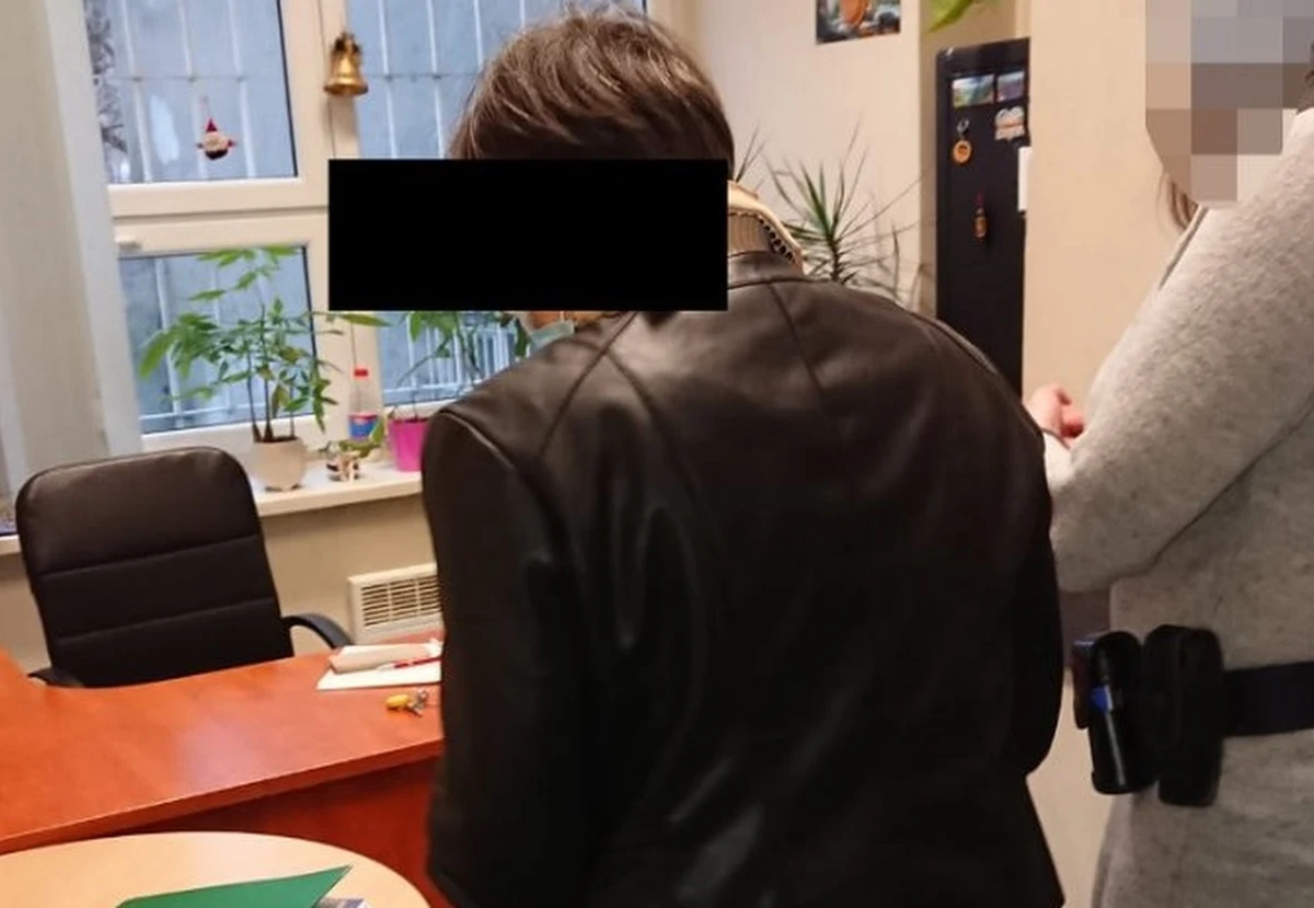 Troje 60-kilku latków zostało zatrzymanych przez warszawską policję. Powód? Zarzuty niegospodarności i doprowadzenia do ponad 5 mln zł strat w spółdzielni mieszkaniowej będącej w stanie upadłości.