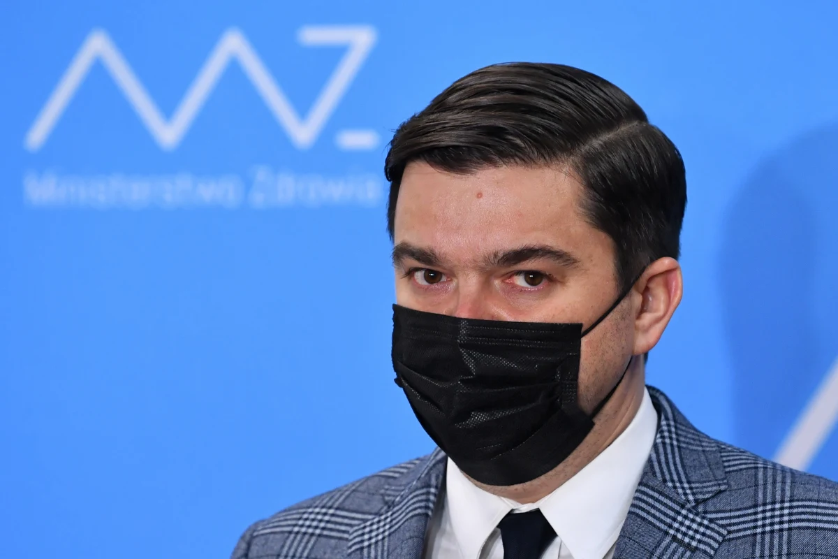 Nie traktujemy tego jako porażki. Nie jest to również porażka systemu szczepień - odniósł się rzecznik Ministerstwa Zdrowia Wojciech Andrusiewicz do piątkowej rezygnacji 13 z 17 członków Rady Medycznej.