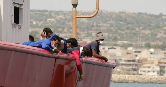 Ponad 40 migrantów zginęło w wypadku łodzi płynącej w kierunku należących do Hiszpanii Wysp Kanaryjskich. Do tragicznego zdarzenia doszło u marokańskiego wybrzeża, niedaleko miasta Tarfaja.