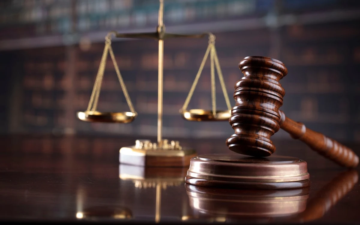 Sąd w Aalst na północnym zachodzie Belgii skazał na sześć miesięcy więzienia polskiego kierowcę ciężarówki Pawła P., który w 2019 roku śmiertelnie potrącił 11-letniego chłopca. "Chciałbym móc cofnąć czas" – mówił w sądzie Polak.