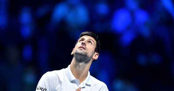 Novak Djokovic wrócił do Belgradu. Serbskiemu tenisiście australijskie władze unieważniły wizę i nakazały opuszczenie kraju, co uniemożliwiło mu występ w pierwszym tegorocznym turnieju wielkoszlemowym - Australian Open. Djokovic przyleciał do Australii niezaszczepiony przeciwko Covid-19. Tamtejsze przepisy wymagają od przylatujących do kraju okazania zaświadczenia o szczepieniu, jednak sportowiec twierdził, że otrzymał stosowne zwolnienie lekarskie