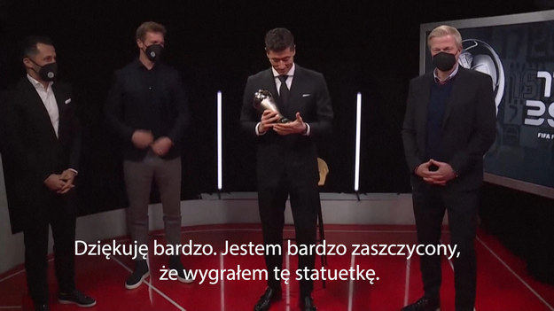 Robert Lewandowski drugi raz z rzędu zdobył nagrodę FIFA The Best dla najlepszego piłkarza na świecie. W czołowej trójce obok Polaka znaleźli się Leo Messi oraz Mohamed Salah. Snajper Bayernu Monachium znalazł się również w najlepszej jedenastce roku.

Nagrodzeni podczas gali FIFA The Best:
Nagroda specjalna w futbolu kobiecym - Christine Sinclair

Najlepsza bramkarka - Christiane Endler

Najlepszy bramkarz - Edouard Mendy

Nagroda im. Ferenca Puskasa (dla strzelca najładniejszej bramki): Erik Lamela

Nagroda FIFA Fair Play - reprezentacja Danii

Najlepszy trener/trenerka w futbolu kobiecym - Emma Hayes

Najlepszy trener w futbolu męskim - Thomas Tuchel

Najlepsi kibice - fani reprezentacji Dani i Finlandii

Najlepsza jedenastka kobiet - Endler - Bronze, Renard, Bright, Eriksson - Banini, Lloyd, Bonansea - Miedema, Marta, Morgan

Najlepsza jedenastka mężczyzn - Donnarumma - Alaba, Dias, Bonucci, Jorginho, Kante, De Bruyne, Ronaldo, Haaland, Lewandowski, Messi

Najlepsza zawodniczka roku - Alexia Putellas

Najlepszy zawodnik roku - ROBERT LEWANDOWSKI



