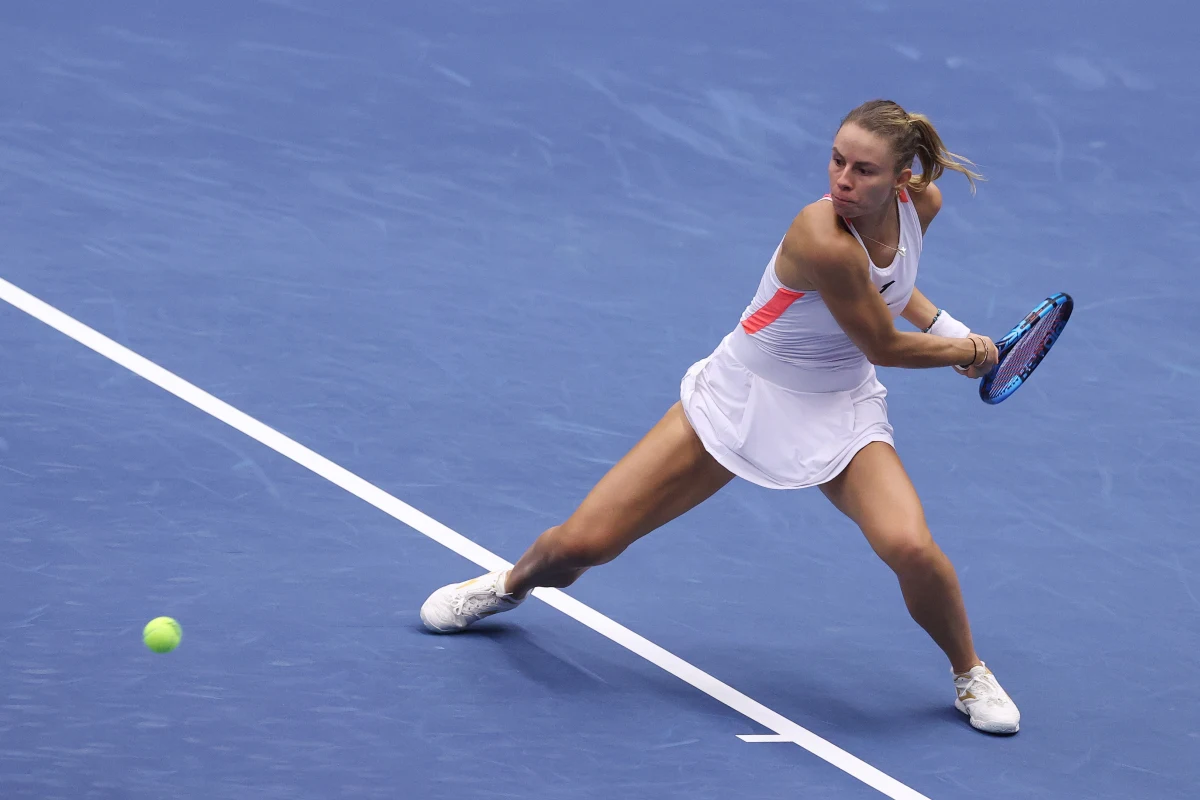 Wracająca po rocznej przerwie do obsady Australian Open Magda Linette po zaciętym meczu awansowała do drugiej rundy bieżącej edycji. Polska tenisistka pokonała na otwarcie wielkoszlemowego turnieju w Melbourne Łotyszkę Anastasiję Sevastovą 6:4, 7:5.