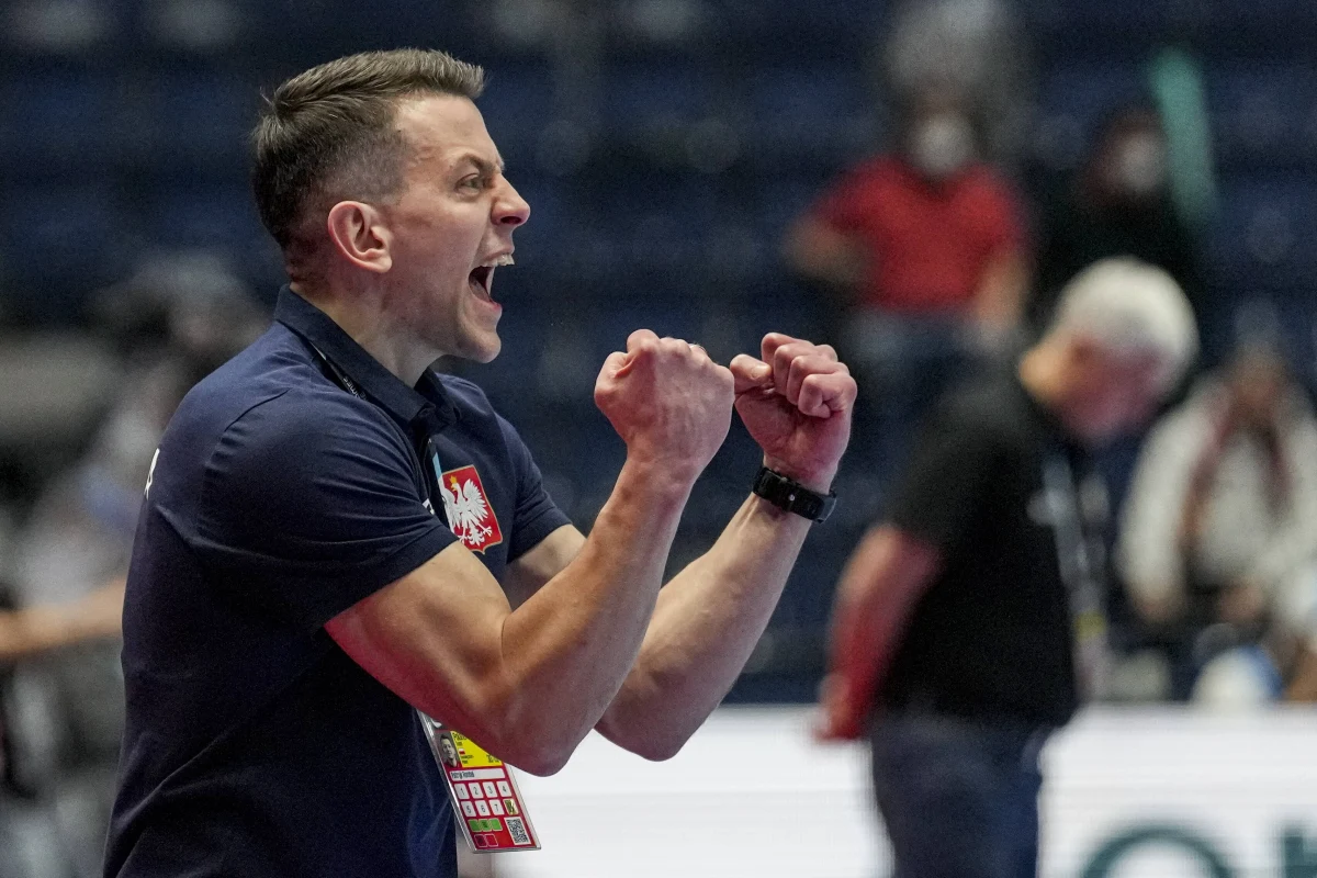 Dzisiejszy mecz z Niemcami w Bratysławie (godz. 18) zakończy zmagania Polaków w pierwszej fazie mistrzostw Europy piłkarzy ręcznych, których organizatorami są Słowacja i Węgry. Oba zespoły są już pewne awansu z grupy D do drugiej rundy i wynik spotkania będzie liczony w dalszej rywalizacji.