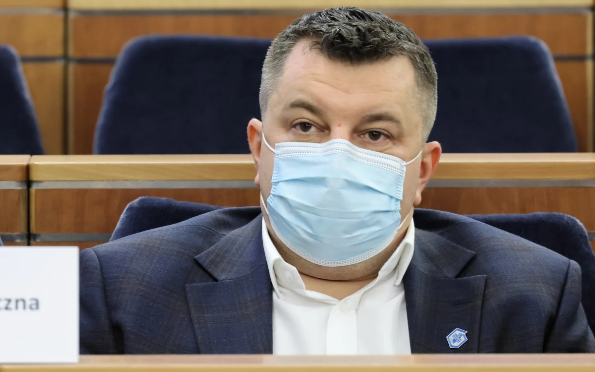 Szczepienia pomagają zmniejszyć dług zdrowotny, chroniąc przed ciężką postacią covidu - mówi dr Artur Zaczyński, członek Rady Medycznej przy premierze w wywiadzie opublikowanym w "Rzeczpospolitej". 