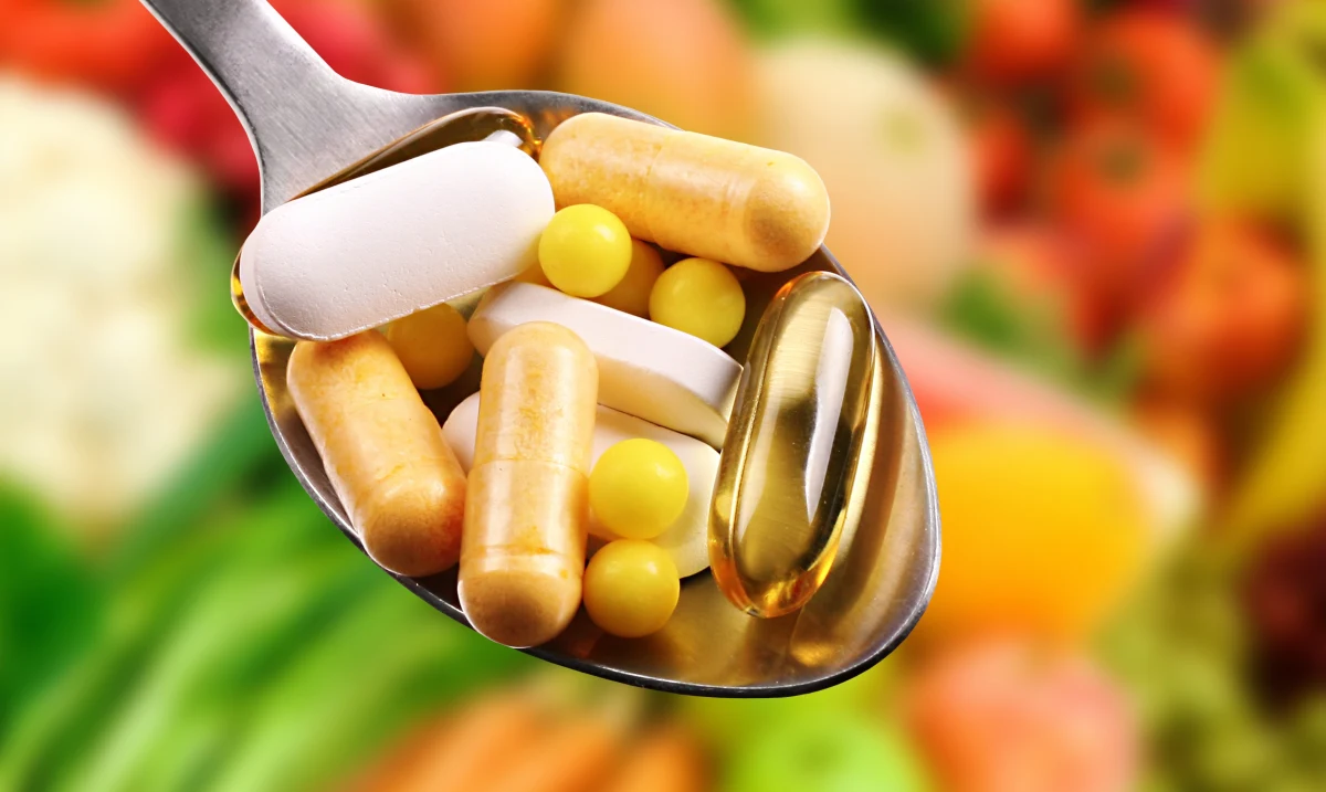 W latach 2017-2020 w Głównym Inspektoracie Sanitarnym złożono prawie 63 tys. powiadomień o wprowadzeniu do obrotu nowego suplementu diety. GIS zbadał tylko 11 proc. z nich, co oznacza, że przez kilka lat nabywcy mogli kupować niebezpieczne dla zdrowia suplementy - wynika z kontroli NIK.