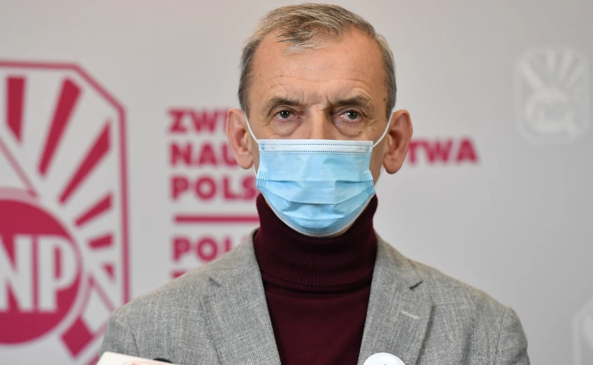 Jeszcze w tym tygodniu złożymy doniesienie do prokuratury w sprawie e-maili rzekomo pochodzących ze skrzynki szefa kancelarii premiera Michała Dworczyka, a dotyczących strajku w oświacie - zapowiedział prezes Związku Nauczycielstwa Polskiego Sławomir Broniarz. 
