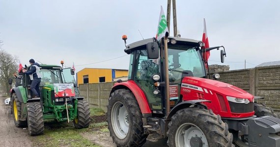 Rolnicze traktory dają się dziś we znaki kierowcom w Zachodniopomorskiem. Trwa tam protest rolników. Kolumny ciągników blokują ruch m.in. na drodze S3, krajowej dziesiątce, czy dwudziestce piątce. Utrudnienia są też na trasach powiatowych. 