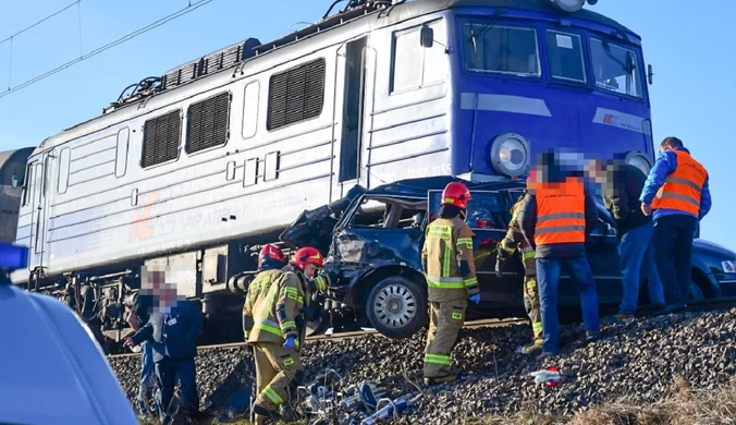 Tragedia pod Kutnem. Nie żyje matka, ranne dzieci