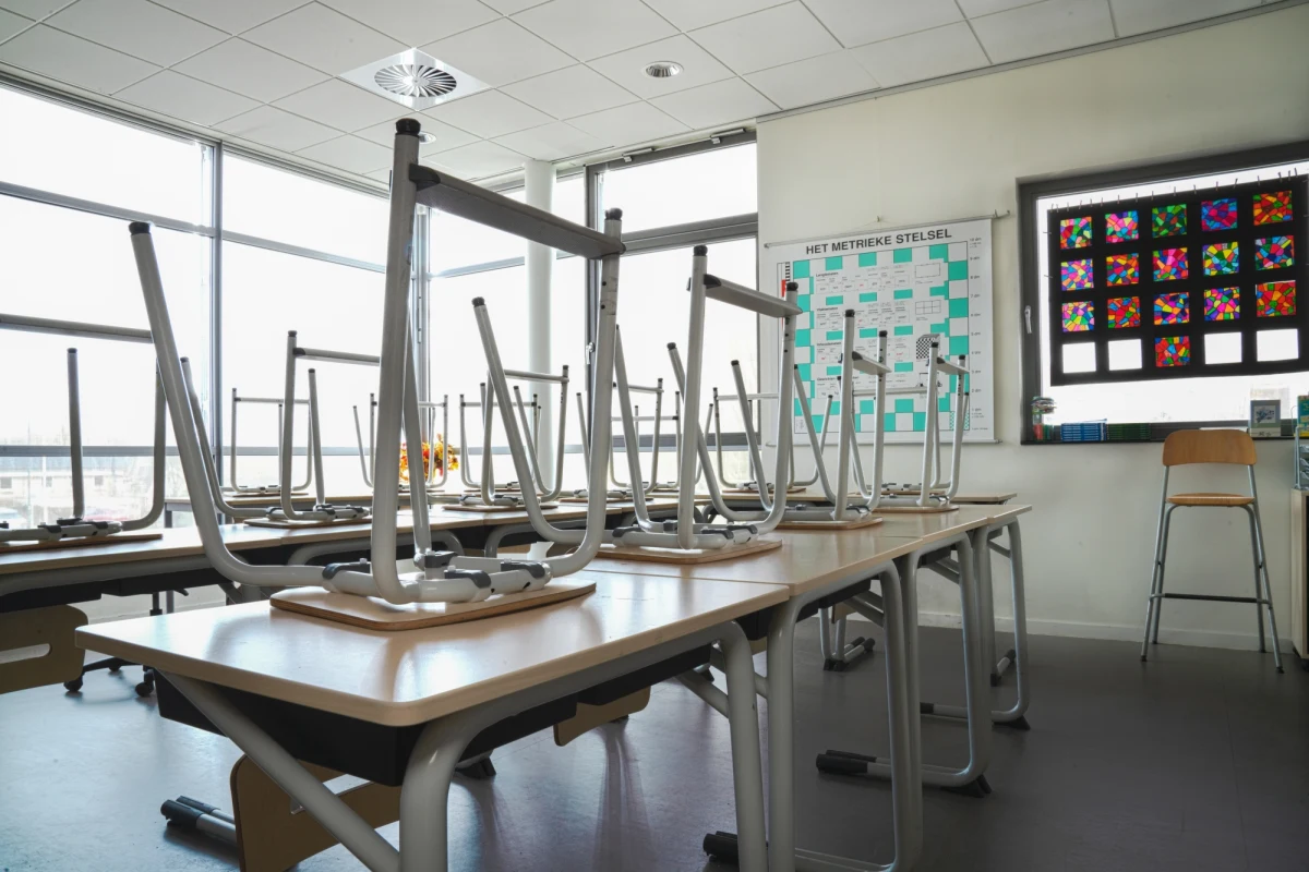 195 placówek oświatowych w województwie lubelskim nie działa w pełni ze względu na potwierdzone przypadki koronawirusa. Część klas trafiło na zdalne nauczanie, liczba ta z dnia na dzień rośnie. W połowie ubiegłego tygodnia jedynie 30 placówek miało naukę zdalną.