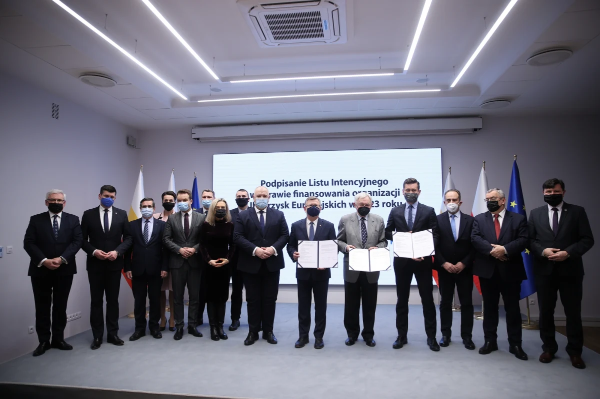 Przedstawiciele rządu oraz władze Krakowa i Małopolski podpisały we wtorek w Krakowie list intencyjny w sprawie współpracy przy organizacji Igrzysk Europejskich 2023. Deklaracja zawiera uzgodnienia nt. sposobu finansowania wydatków, czyli 400 mln zł, związanych z tą imprezą sportową.