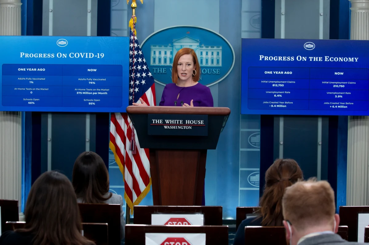 Sytuacja wokół Ukrainy jest bardzo niebezpieczna i Rosja może zaatakować w każdym momencie - oświadczyła we wtorek rzeczniczka Białego Domu Jen Psaki. Dodała, że żadna opcja nie jest wykluczona, jeśli chodzi o ewentualne sankcje przeciwko Rosji.