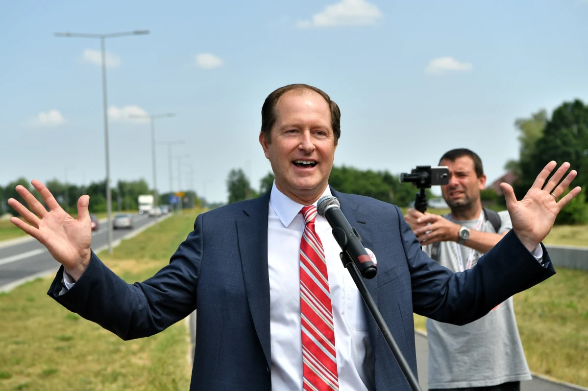 Mark Brzezinski zostanie dziś uroczyście zaprzysiężony przez Kamalę Harris na ambasadora USA w Polsce - poinformowało biuro wiceprezydent Stanów Zjednoczonych. Prawdopodobnie wkrótce po uroczystości przyleci do Warszawy.