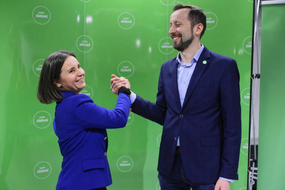 Nie wycofujemy się z Koalicji Obywatelskiej, w takim trudnym okresie jak teraz opozycję trzeba łączyć, a nie dzielić - mówi nowa współprzewodnicząca Zielonych Urszula Zielińska. Zapowiada, że Zieloni pod jej kierownictwem będą się koncentrować na propagowaniu swojego nowego programu. 