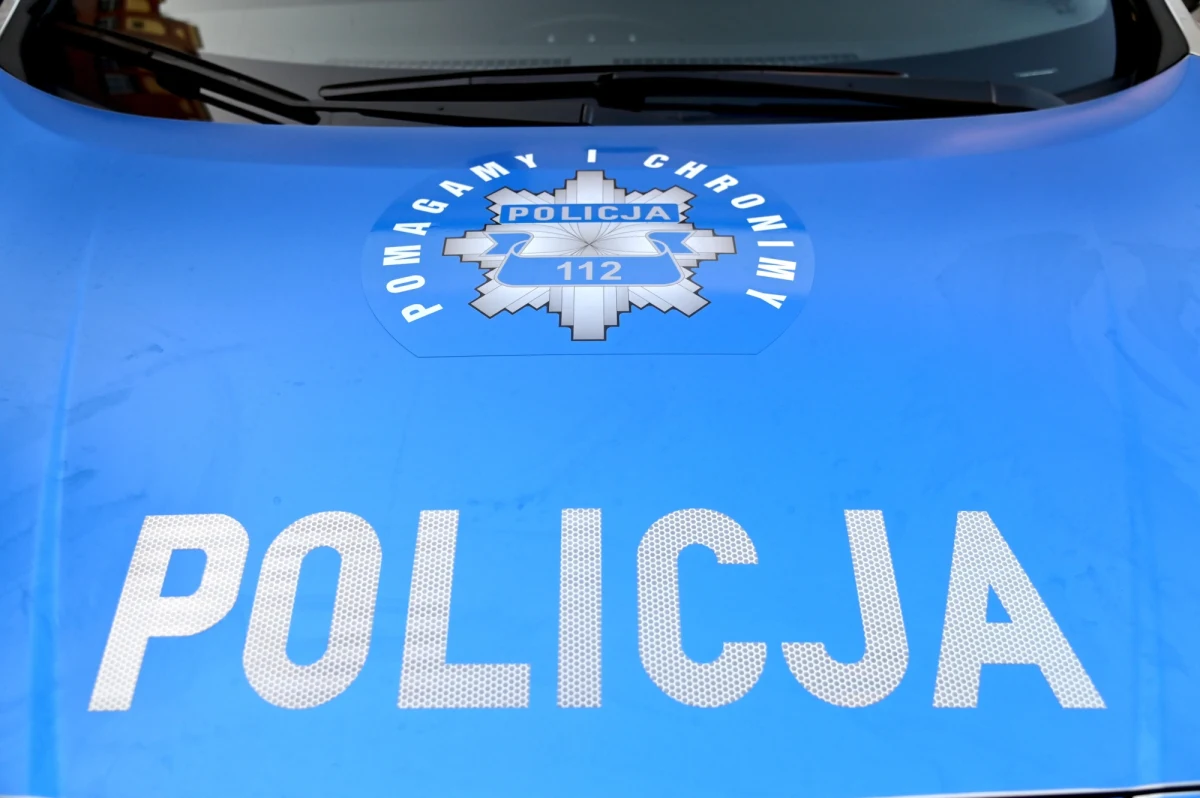 Policja przez kilka godzin poszukiwała zaginionej 17-latki z Niepołomic w Małopolsce. Dziewczyna wyszła z domu we wtorek po godzinie 13. Na szczęście odnalazła się, chociaż na razie policja nie ujawnia w jakich okolicznościach. 