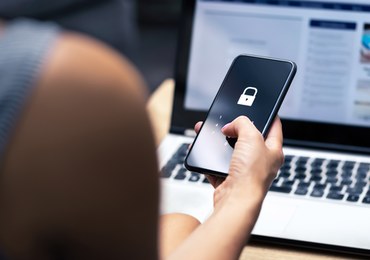Rząd chce walczyć z oszustwami przez telefon i internet. Są pierwsze pomysły