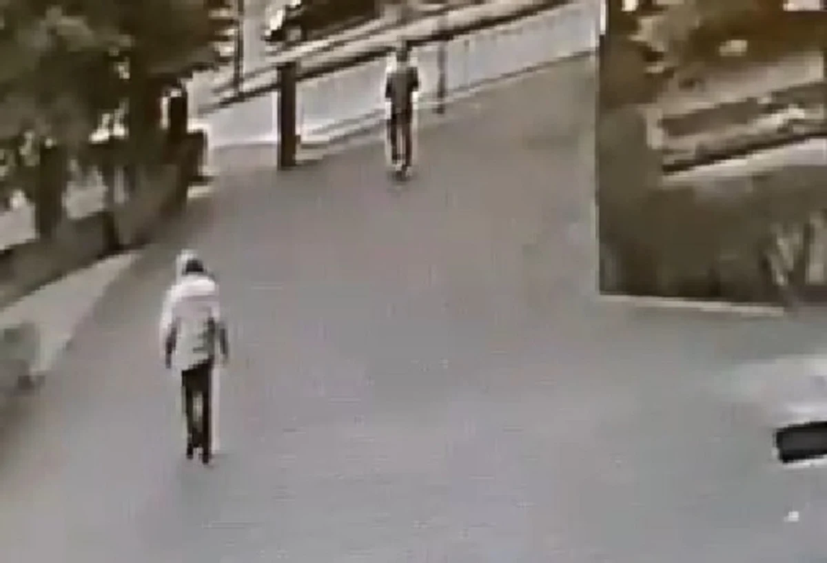 Policjanci szukają dwóch osób, które włamały się do kościoła w Parafii Miłosierdzia Bożego w Oławie na Dolnym Śląsku. Skradziono tam pieniądze. Sprawców zarejestrował monitoring. Funkcjonariusze liczą na pomoc świadków.