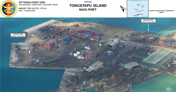 Sobotni wybuch wulkanu w pobliżu archipelagu Tonga na Pacyfiku przerwał jedyny podwodny kabel telekomunikacyjny, łączący ten kraj ze światem. MSZ Nowej Zelandii oceniło w środę, że jego naprawa potrwa co najmniej cztery tygodnie.