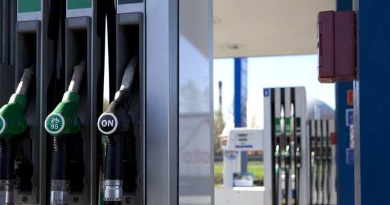 Za tankowanie benzyny Pb95 i oleju napędowego kierowcy w drugiej połowie stycznia płacą więcej niż przed tygodniem – poinformował w środę portal e-petrol.pl.