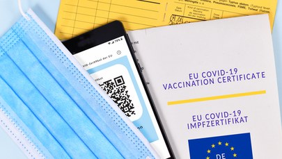 Kwitnie handel fałszywymi świadectwami szczepień przeciw Covid-19 