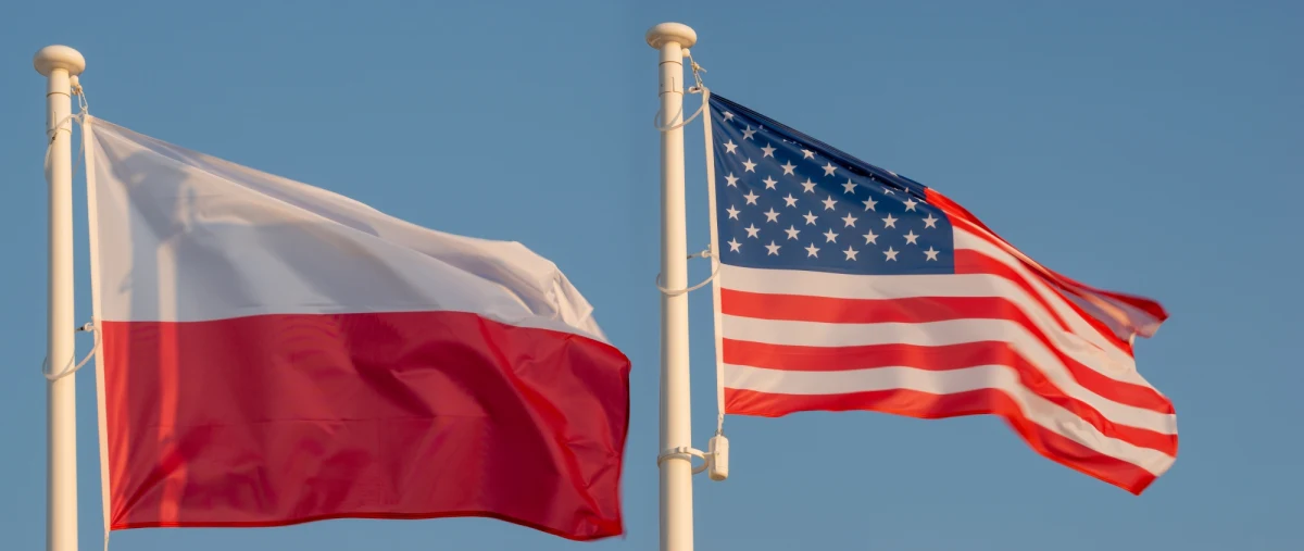 Minister obrony Mariusz Błaszczak, w zastępstwie Zbigniewa Raua, u którego potwierdzono zakażenie koronawirusem, rozmawiał telefonicznie z sekretarzem stanu USA Antonym Blinkenem i sekretarzem generalnym NATO Jensem Stoltenbergiem. Jak podało MSZ: Tematem rozmowy była napięta sytuacja wokół Ukrainy.