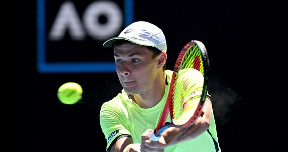 Kamil Majchrzak na drugiej rundzie zakończył występ w wielkoszlemowym turnieju Australian Open. Polski tenisista przegrał w Melbourne z rozstawionym z numerem 32. reprezentantem gospodarzy Aleksem de Minaurem 4:6, 4:6, 2:6.
