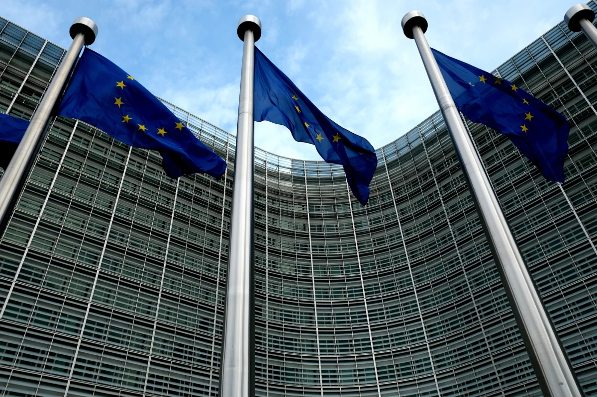 Komisja Europejska wysłała do polskich władz pierwsze wezwanie do zapłaty kary w wysokości 69 mln euro w związku z niewykonaniem postanowienia TSUE o natychmiastowym wstrzymaniu działania Izby Dyscyplinarnej Sądu Najwyższego – dowiedziała się w Komisji Europejskiej nasza korespondentka w Brukseli Katarzyna Szymańska–Borginon. 