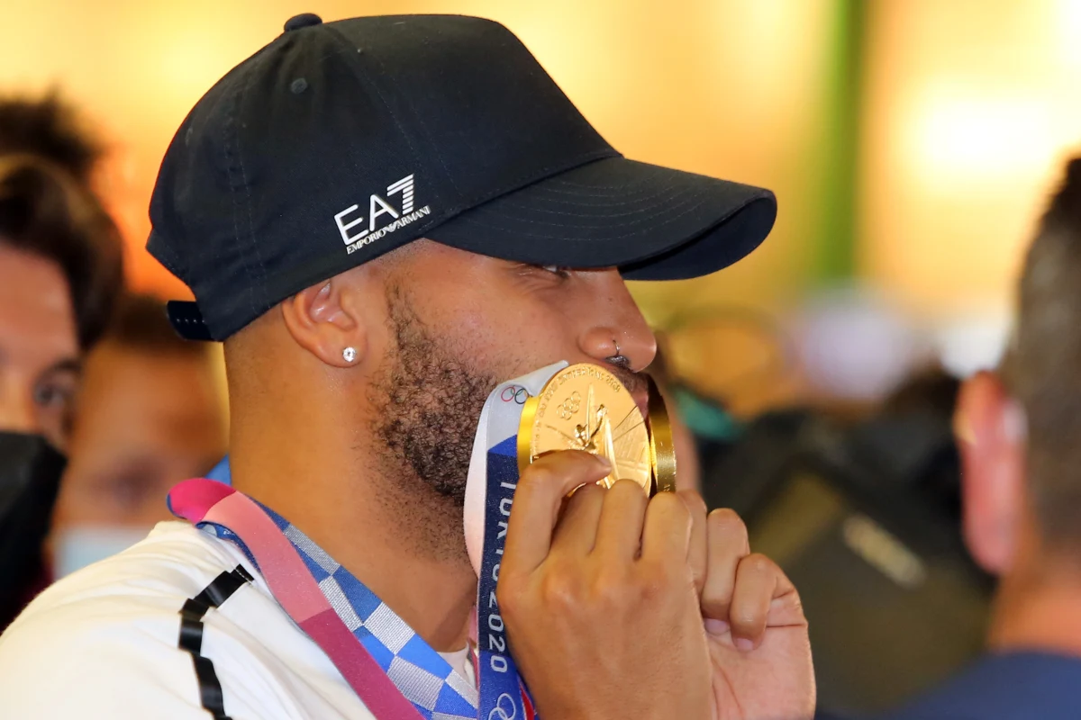 ​- Naszym celem było zaproszenie na Orlen Cup Łódź 2022 gwiazdy igrzysk olimpijskich w Tokio. Zawsze mówiło się o tym, że największymi gwiazdami są sprinterzy, zatem pierwsze zaproszenie skierowaliśmy do złotego medalisty na sto metrów Włocha Marcella Jacobsa, a on je przyjął - mówi Sebastian Chmara, wiceprezes Polskiego Związku Lekkiej Atletyki. Mityng odbędzie się 11 lutego w łódzkiej Atlas Arenie.