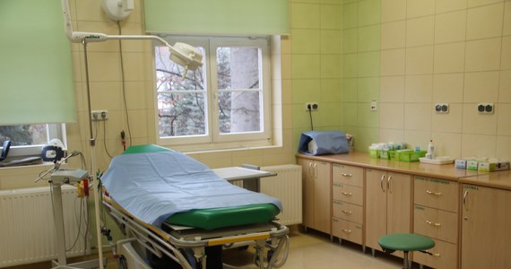 Oddział urologii Wojewódzkiego Szpitala Zespolonego przy ul. Poznańskiej w Kaliszu zawiesił prace do końca stycznia. Nieoficjalnie powodem zawieszenia pracy oddziału jest odmowa podpisania przez lekarzy specjalistów nowych umów, zaproponowanych przez dyrekcję.