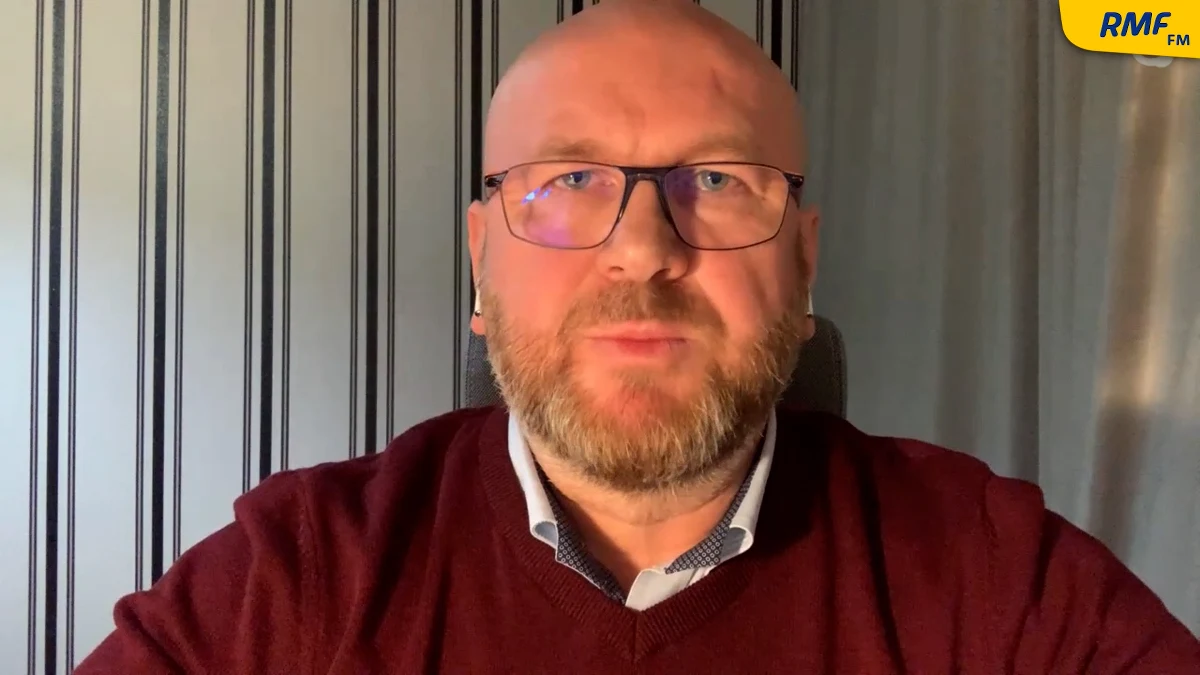 "Moje dwa iPhony, które używałem ja i moja żona, zostały w tajemniczy sposób zablokowane. Nie możemy przeprowadzić testów tych urządzeń i nie możemy przesłać danych testowych do sprawdzenia w firmie Citizen Lab" – mówi w RMF FM były szef CBA Paweł Wojtunik i przyznaje, że nie zdziwiłby się, gdyby okazało się, że telefony te były inwigilowane Pegasusem. 