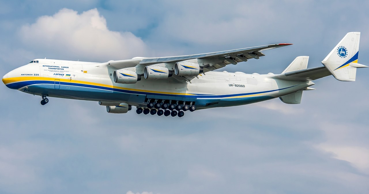 Wszystko wskazuje na to, że po niebie będą latały dwa potężne i kultowe samoloty Antonov An-225. Jeden z nich ma barwy ukraińskie, ale drugi będzie miał barwy zupełnie niespodziewanego kraju.