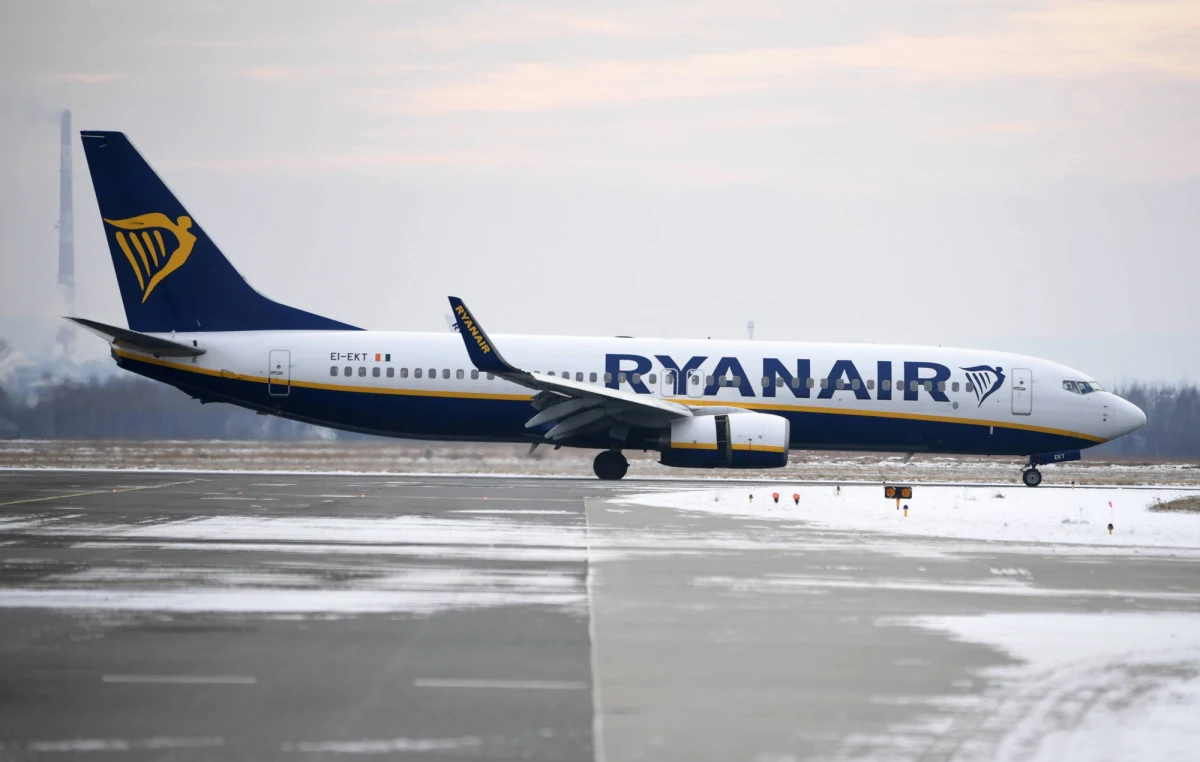 Prokuratura federalna w Nowym Jorku skierowała do sądu akt oskarżenia ws. wymuszonego lądowania samolotu Ryanair w maju ubiegłego roku w Mińsku. To wówczas aresztowano Ramana Pratasiewicza. Amerykańska prokuratura oskarżyła czterech białoruskich urzędników o piractwo lotnicze i fabrykowanie danych o alarmie bombowym.