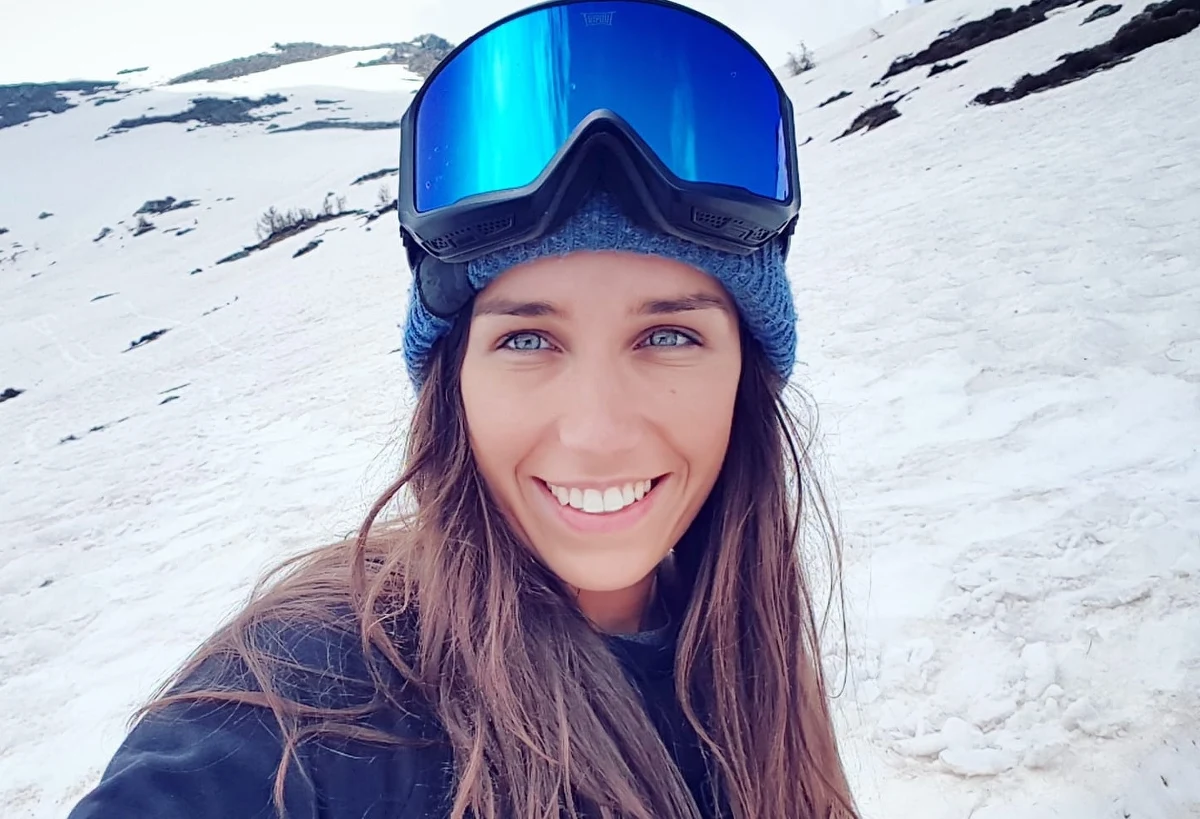 Zuzanna Witych jest już w Hiszpanii i czeka tam na pierwsze zawody Freeride World Tour. Jest nie tylko jedyną Polką, ale też jedyną zawodniczką z Europy Środkowo-Wschodniej w tym prestiżowym cyklu. Freeride to dyscyplina, w której uczestnicy zjeżdżają na nartach poza typowymi szlakami. Muszą sami obrać najlepszą trasę zjazdu a w jego trakcie wykonać także dające punkty ewolucje. Pierwsze zawody tej zimy mają się odbyć jutro w pirenejskim kurorcie Baqueira Beret.