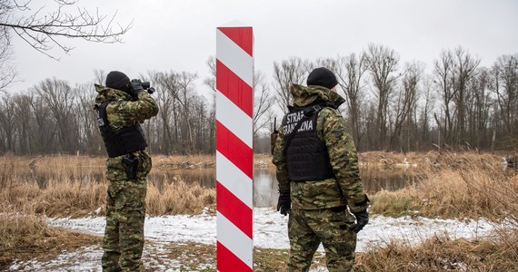 Dokumentacja techniczna budowy pierwszych odcinków płotu na granicy polsko-białoruskiej została zaakceptowana przez straż graniczną - dowiedział się reporter RMF FM Krzysztof Zasada. Oznacza to, że niebawem ta inwestycja wystartuje.