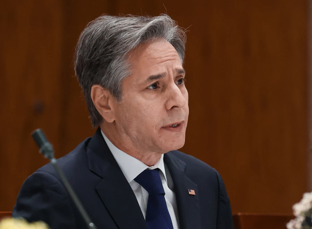 USA i ich sojusznicy niezachwianie wspierają suwerenność i integralność terytorialną Ukrainy i jeżeli jakiekolwiek jednostki rosyjskiego wojska wkroczą na Ukrainę, to będzie to oznaczało ponowną inwazję i spotka się ze zdecydowaną, solidarną i szybką odpowiedzią USA i ich sojuszników - powiedział sekretarz stanu USA Antony Blinken po spotkaniu z Siergiejem Ławrowem.