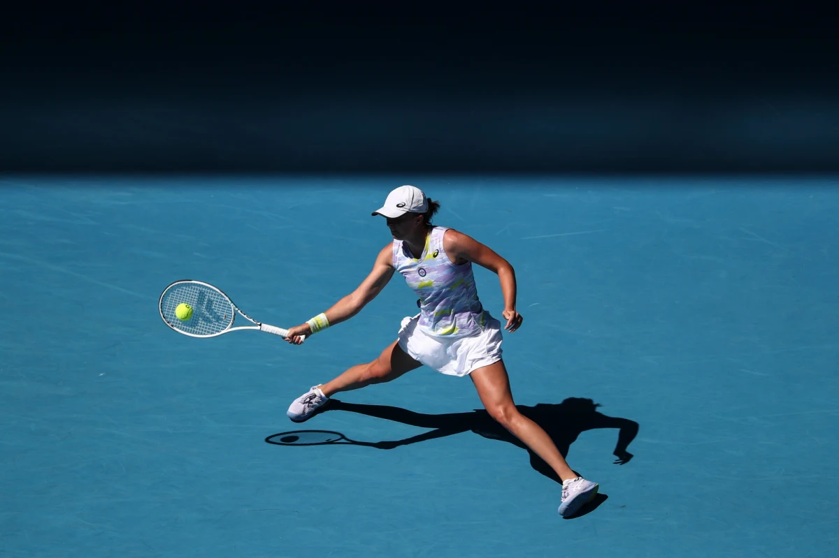 Iga Świątek w sobotni poranek czasu polskiego zagra z Rosjanką Darią Kasatkiną o awans do 1/8 finału wielkoszlemowego Australian Open. Jeśli 20-letnia tenisistka z Raszyna wygra, to po raz trzeci z rzędu będzie w czołowej "16" turnieju w Melbourne.