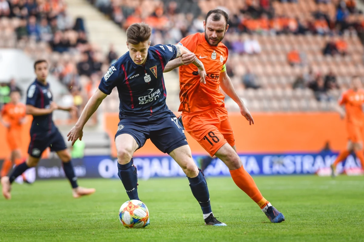 Bośniak Zvonimir Kożulj został piłkarzem beniaminka Ekstraklasy, ekipy Bruk-Bet Termaliki Nieciecza. Może jednak mówić o pechu, bo zanim podpisał umowę, doznał kontuzji kolana na treningu nowej drużyny.