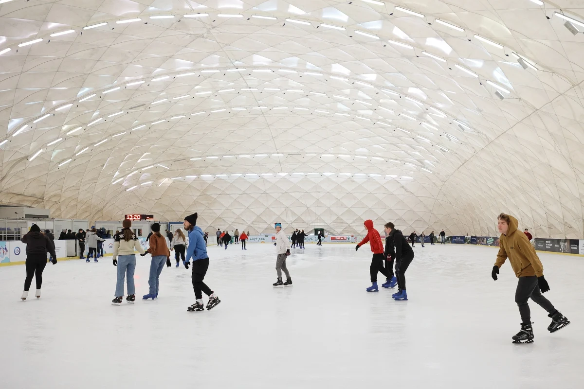 Zajęcia na pływalni, warsztaty w Muzeum Bursztynu i półkolonie sportowe. Te i wiele innych atrakcji czeka na gdańskich uczniów podczas zimowych ferii. 
