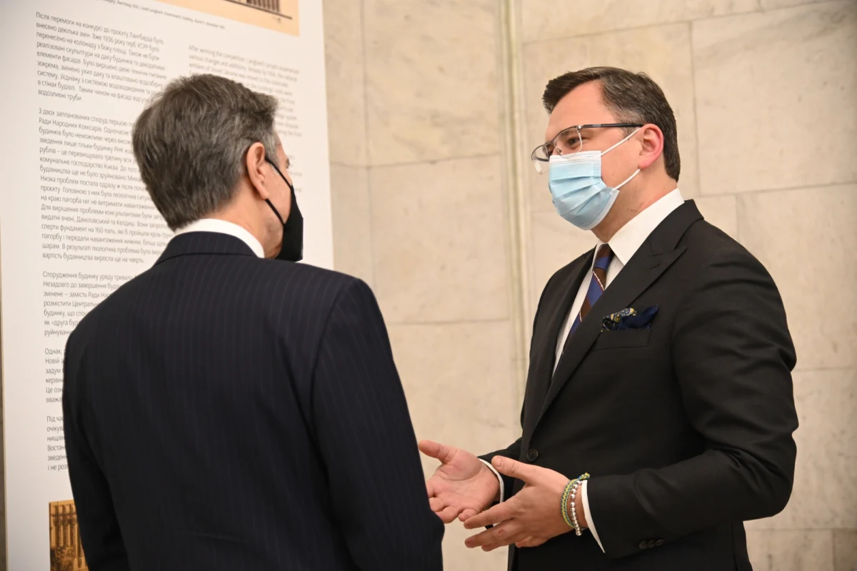 „Niemieccy partnerzy mają zakończyć niektórymi wypowiedziami i działaniami podkopywać jedność Zachodu i zachęcać Władimira Putina do nowej napaści na Ukrainę” - oświadczył w sobotę szef MSZ Ukrainy Dmytro Kułeba.