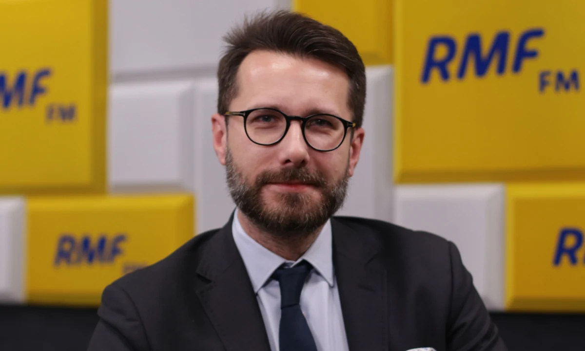 „Nie da się ukryć. Problem z cenami, zwłaszcza energii, jest. Rząd ma ograniczone narzędzia i w ramach tych narzędzi przyjęliśmy tarcze antyinflacyjne” – mówił Radosław Fogiel w Porannej rozmowie w RMF FM, pytany o problem drożyzny w sklepach. „Satysfakcjonowałoby wszystkich, jakby można było za pstryknięciem palca wrócić do cen gazu, które były” – dodał polityk, przyznając, że taki scenariusz nie jest możliwy.
 