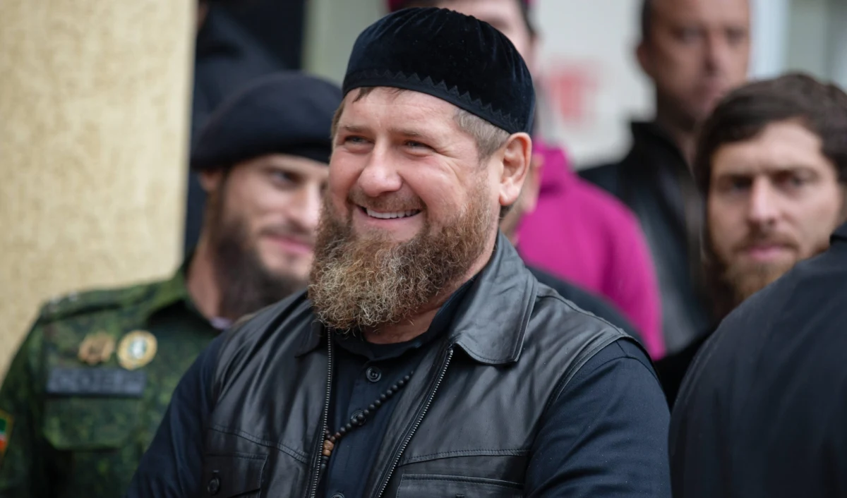 ​Żona byłego sędziego czeczeńskiego Sądu Najwyższego została porwana przez służby republiki związkowej. Saidi Jangulbajew oraz jego córka Alija w następnie wyjechali z Rosji, tłumacząc się obawami o życie. Reżim Ramzana Kadyrowa oskarża rodzinę o wspieranie terroryzmu i wiąże ich z opozycyjnym ruchem.