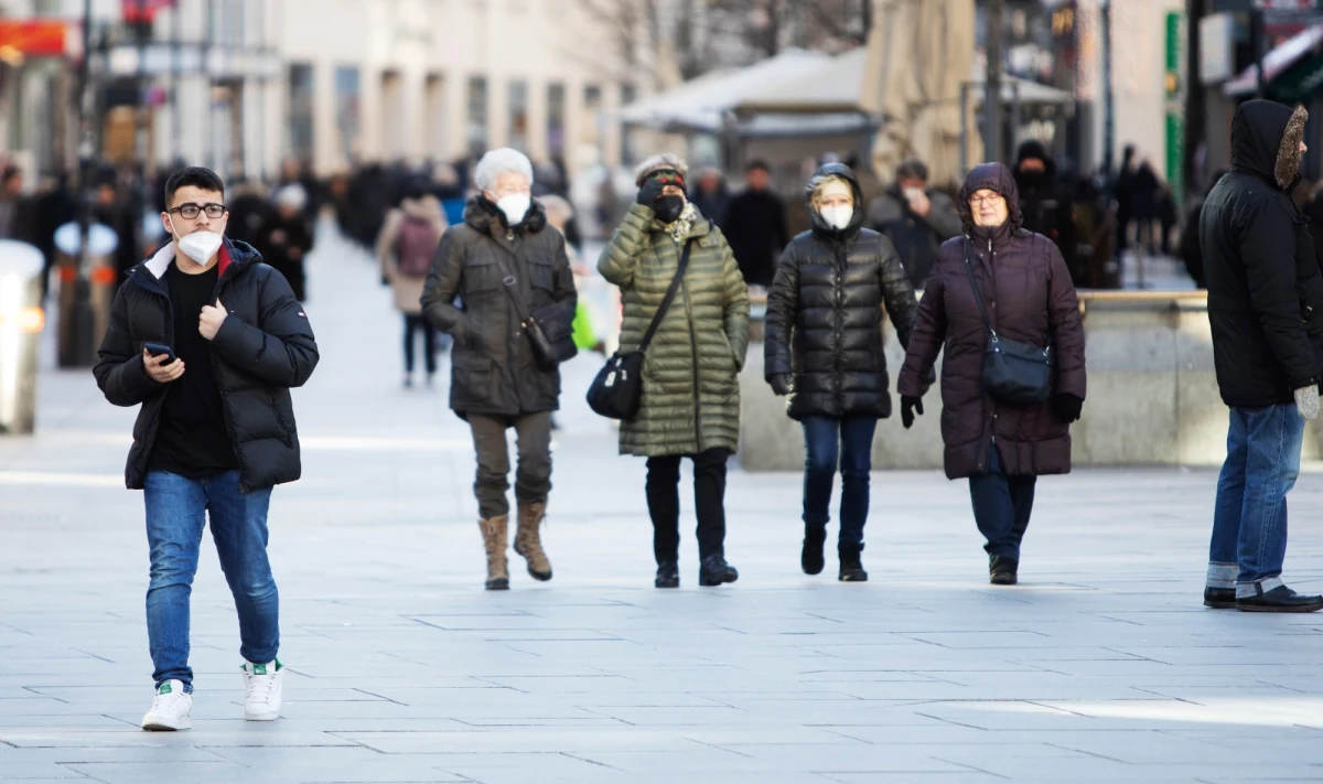 Hans Kluge, dyrektor regionalny Światowej Organizacji Zdrowia (WHO) na Europę, przyznał w niedzielę, że "prawdopodobnym" jest zbliżanie się do końca pandemii koronawirusa na kontynencie - poinformowała agencja AFP.