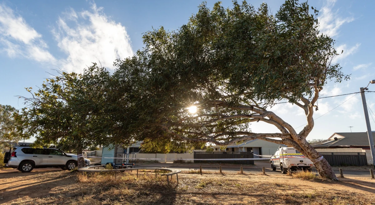 W Perth, stolicy stanu Australia Zachodnia, odnotowano w niedzielę rekordowy szósty dzień z temperaturą przekraczającą 40 stopni Celsjusza. Miasto tak wysoką temperaturę osiągało w ciągu trwającego właśnie na południowej półkuli lata 11 razy, czym pobiło swój kolejny rekord siedmiu dni ustanowiony w sezonie 2015-16 - poinformował brytyjski dziennik "Guardian".