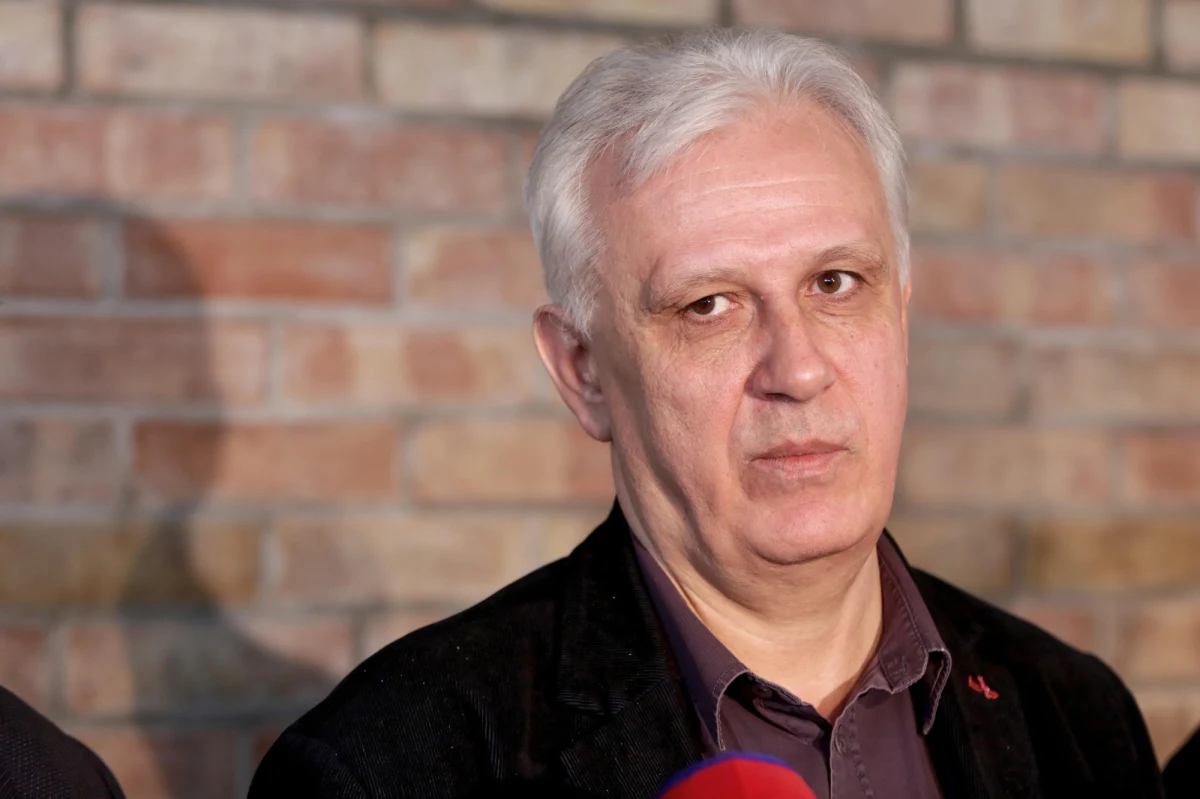 Związkowcy ze Śląska jadą do Warszawy. Przed południem z przedstawicielami rządu będą rozmawiać o umowie społecznej dla górnictwa. Związki uważają, ze umowa, która określa szczegółowo proces likwidacji branży, nie jest realizowana. Grożą protestami.