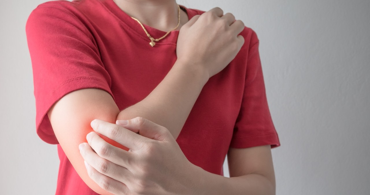 Choroba skóry może zaatakować stawy. Objawy przypominają kontuzję lub zwyrodnienia