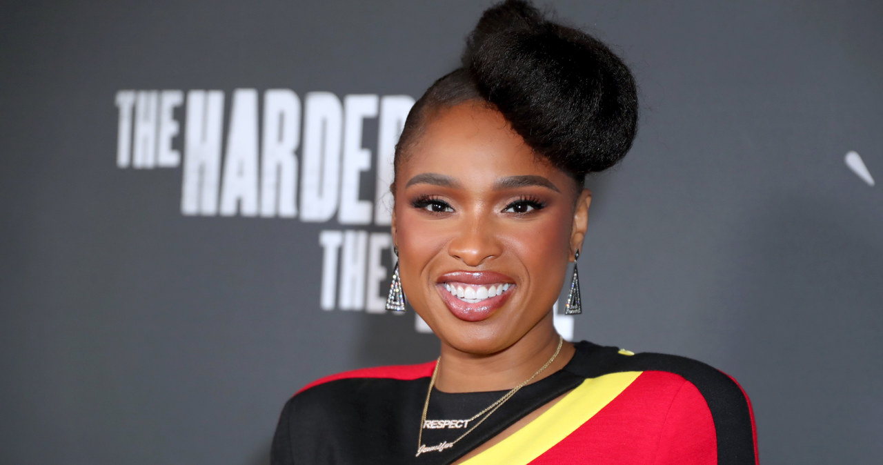 Oscarowe rekordy nie są niczym nowym dla utalentowanej aktorki i piosenkarki Jennifer Hudson. Jedno takie osiągnięcie już ma na swoim koncie. W 2007 roku zdobyła Oscara za najlepszą rolę drugoplanową w musicalu "Dreamgirls", dzięki czemu została pierwszą czarnoskórą aktorką uhonorowaną za rolę w filmowym debiucie, a jednocześnie najmłodszą czarnoskórą aktorką, która sięgnęła po tę statuetkę. W tym roku Jennifer Hudson może ustanowić kolejny oscarowy rekord.