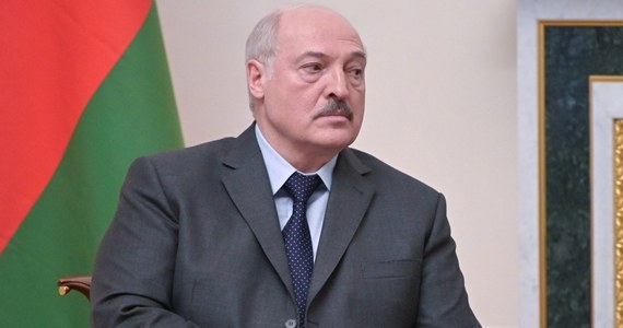 ​Prezydent Białorusi Alaksandr Łukaszenka powiedział, że "będzie musiał rozmieścić cały kontyngent armii" na południu kraju podczas wspólnych ćwiczeń z Rosją Sojusznicze Zdecydowanie - 2022. Dyktator przekonuje, że obawia się wojsk ukraińskich, które rzekomo się gromadzą przy granicy z Białorusią.