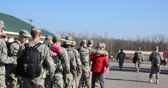 Żołnierze elitarnej 82. dywizji powietrznodesantowej z Fort Bragg w Karolinie Północnej, którzy brali udział m.in. w ewakuacji Kabulu, zostaną wysłani do Europy w ciągu 72 godzin - podała wczoraj lokalna telewizja WRAL z Karoliny Północnej. 